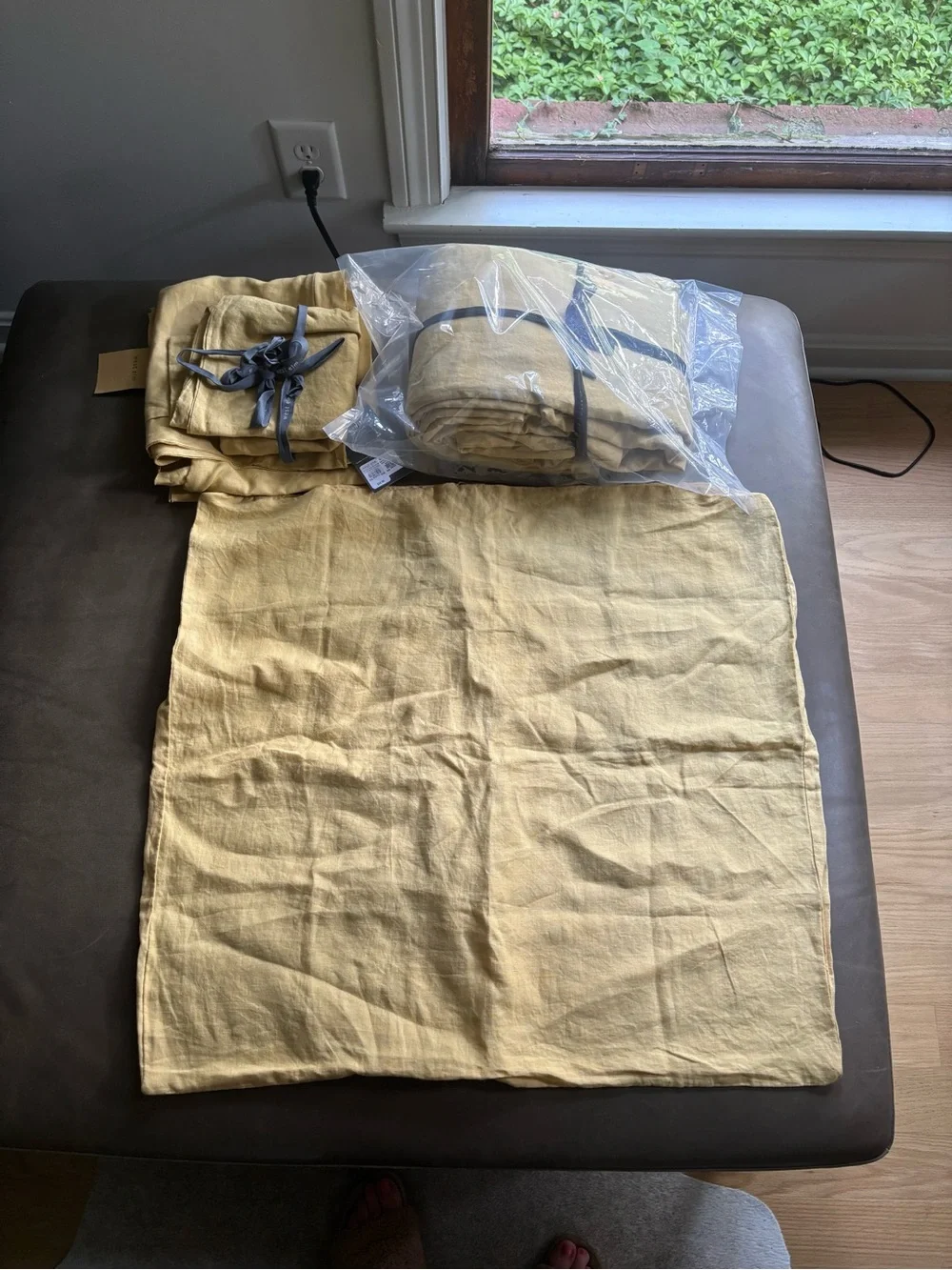 West Elm Linen Duvet Bedding Set in Mustard Yellow. 4 pillowcases 18” and 26”